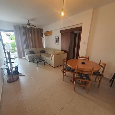 Nice Holiday Apartment Pafos Zewnętrze zdjęcie